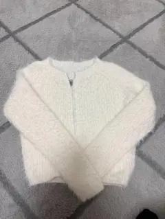 ホワイト フワフワ ニット カーディガン