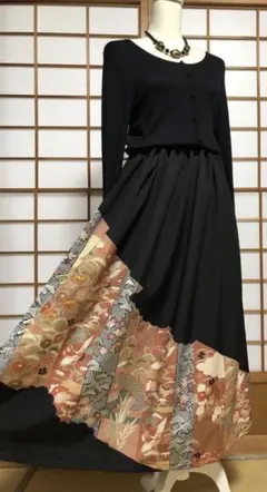 2/2264着物リメイク黒留袖　ロングスカート