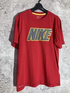 ☘️NIKE グラフィックプリント Tシャツ レッド　ナイキ　ビッグロゴ　刺繍