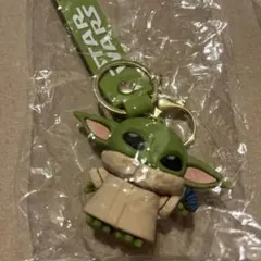 新品・未使用STAR WARS マンダロリアン ベビーヨーダグローグキーホルダー