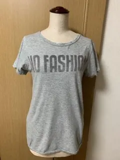 アパルトモン購入　ヴィンテージ デザイン　グレー　インポート　Tシャツのサムネイル
