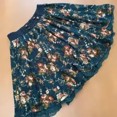 アクシーズファム　青緑色 花柄 フレアスカート