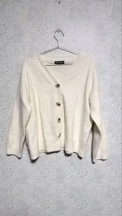 【C05】DAY CLOSET   Vネックカーディガンのサムネイル