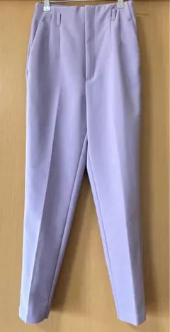 GU ハイウエストテーパードパンツ