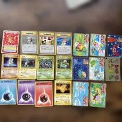 数十年前のポケモンカードいれ - メルカリ
