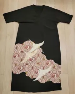 No.95黒留袖リメイク　Vネックコクーンシルエットワンピース刺繍金彩　最終価格