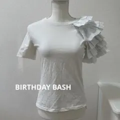 BIRTHDAY BASH フリル付き半袖Tシャツ　ホワイトのサムネイル