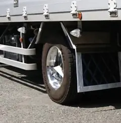 HINO 日野 トラック 大型トラック 純正 可動式　メッキ ハシゴ ① HINO 日野 トラック 大型トラック 純正 可動式 メッキ ハシゴ ①