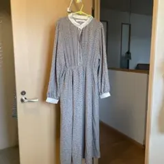 Ray Cassin 花柄長袖ワンピース グレー