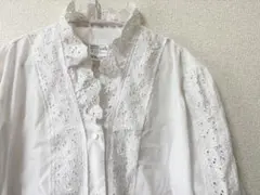 レトロ　海外古着　お花のレースたっぷり　ゆったりブラウス