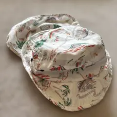 カラフルなバケットハット