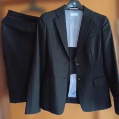 黒就活スーツ