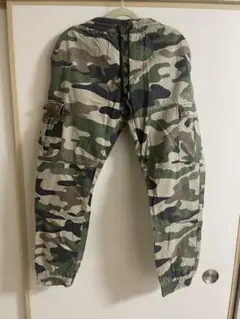 迷彩カーゴパンツ サイドポケット付き
