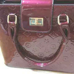 エナメルハンドバッグ