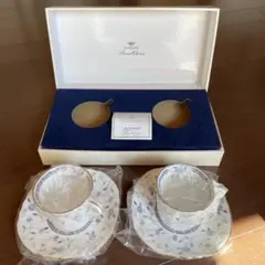 ペア　カップソーサーセット　NARUMIチャイナ　未使用品