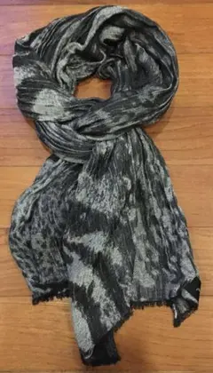 【更にお値下】Y‘s 大判薄手ストール／MULTI BORDER STOLE/黒 更にお値下】Y's 大判薄手ストール／MULTI BORDER STOLE/黒 - メルカリ