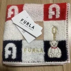 新品 FURLA タオルハンカチ モノグラム クマチャーム