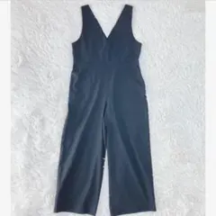 ユニクロ　UNIQLO Vネックサロペット　オーバーオール　オールインワン　黒