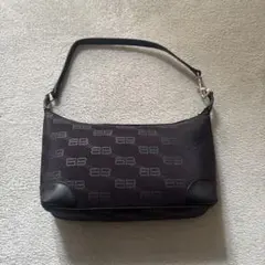 【4/28まで値下げ中‼️】バレンシアガセミショルダー　アクセサリーポーチBBロゴ