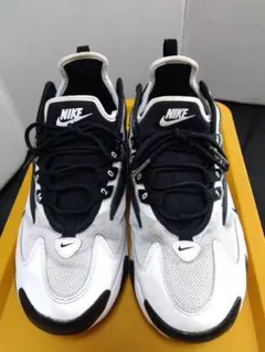 b285 NIKE ZOOM 2K ホワイト✕ブラック スニーカー 25.5cm - メルカリ