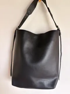 LA UNIQA BEAUTY&YOUTH レザー トートバッグ【極美品】 - メルカリ