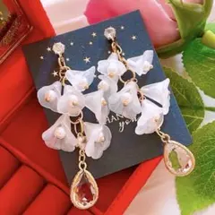 ベルフラワー ジルコニア お洒落 ゆらゆら ハンドメイド ピアス イヤリング