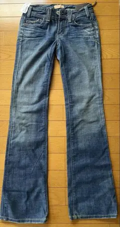 ヤヌークストレートデニム