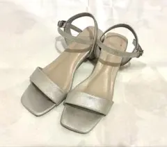 サンダル　シルバー　M