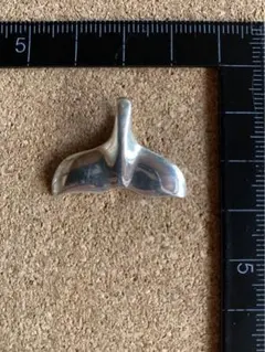 シルバー クジラの尾 ペンダントトップ