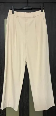 UNIQLO タックワイドパンツ