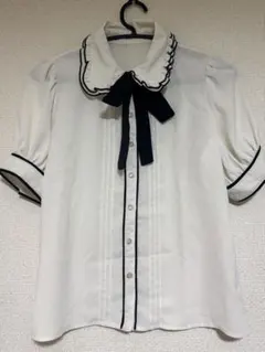 INGNI フリル襟リボン付きホワイトシャツ