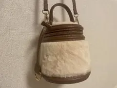 美品 ZARAフェイクファー ハンドバッグ 丸型