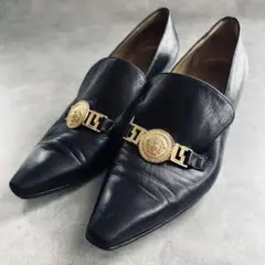 GIANNI VERSACE メデューサ　パンプス　ゴールド金具　アーモンドトゥのサムネイル
