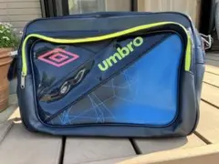 umbro ジオメトリックショルダーバッグ ネイビーのサムネイル