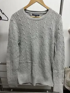 グレー ケーブルニット セーターのサムネイル