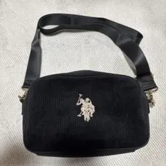 コーデュロイショルダーバッグ 黒 ゴールドロゴ