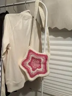 星形のピンクとクリーム色のポシェット