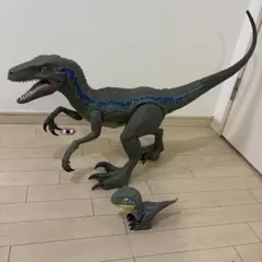 ジュラシックワールド ブルー、ブルーの幼少期フィギュア