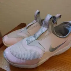 ナイキ　スニーカー　スリッポン　19.5cm