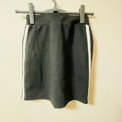 【早い者勝ち】AQUA アクア スカート ボトムス 黒×白ライン 130cm