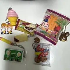 可愛いガチャ詰め ミニチュアフード キーホルダー - メルカリ