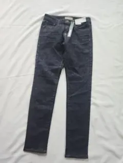 【新品】ユニクロ　ウルトラストレッチジーンズ　ネイビー