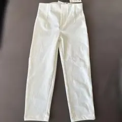 【新品未使用】ZARA ホワイト　パンツ　122センチのサムネイル