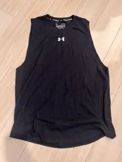 Under Armour 黒 タンクトップ