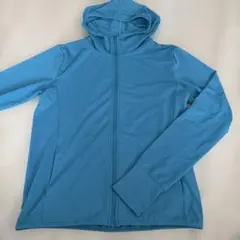 ユニクロ　　　エアリズムUVカットパーカー Mサイズ