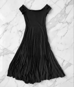 alice + olivia アリスアンドオリビア　オフショルダー　ワンピース