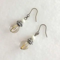 [62]コットンパールとメタルパーツとチェコパーツのピアス イヤリング 揺れ