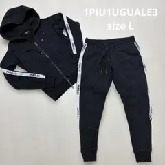 1piu1uguale3パーカー