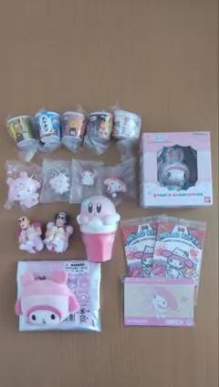 ガチャガチャ　ミニチュアチャーム　めじるしアクセサリー