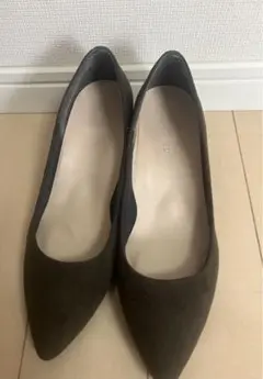 ベネビス パンプス　スエード調　カーキ　2E 24センチ